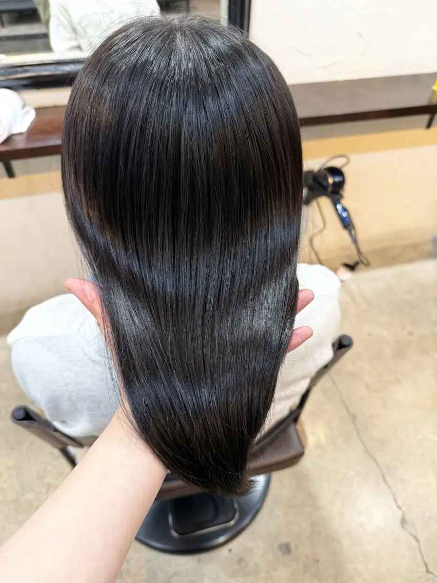 ミディアム カラー ヘアカラー トリートメント 三條 朋香のヘアスタイル