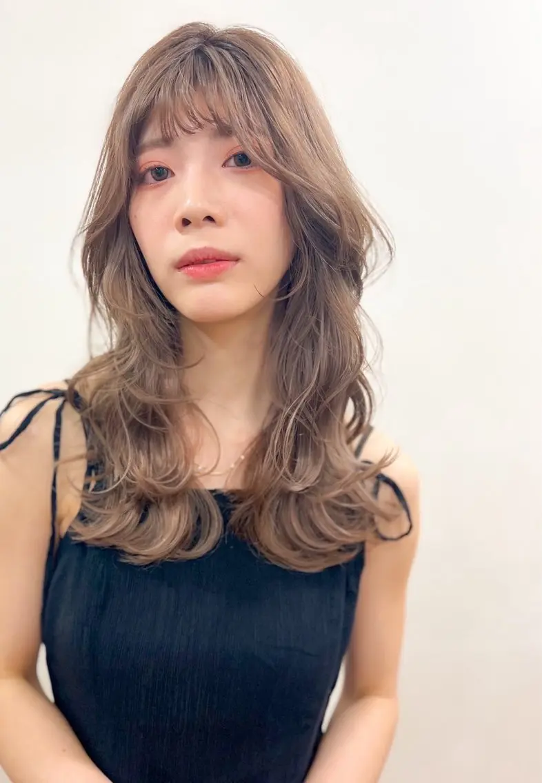 ロング カラー ヘアアレンジ 濱本 栞名のヘアスタイル