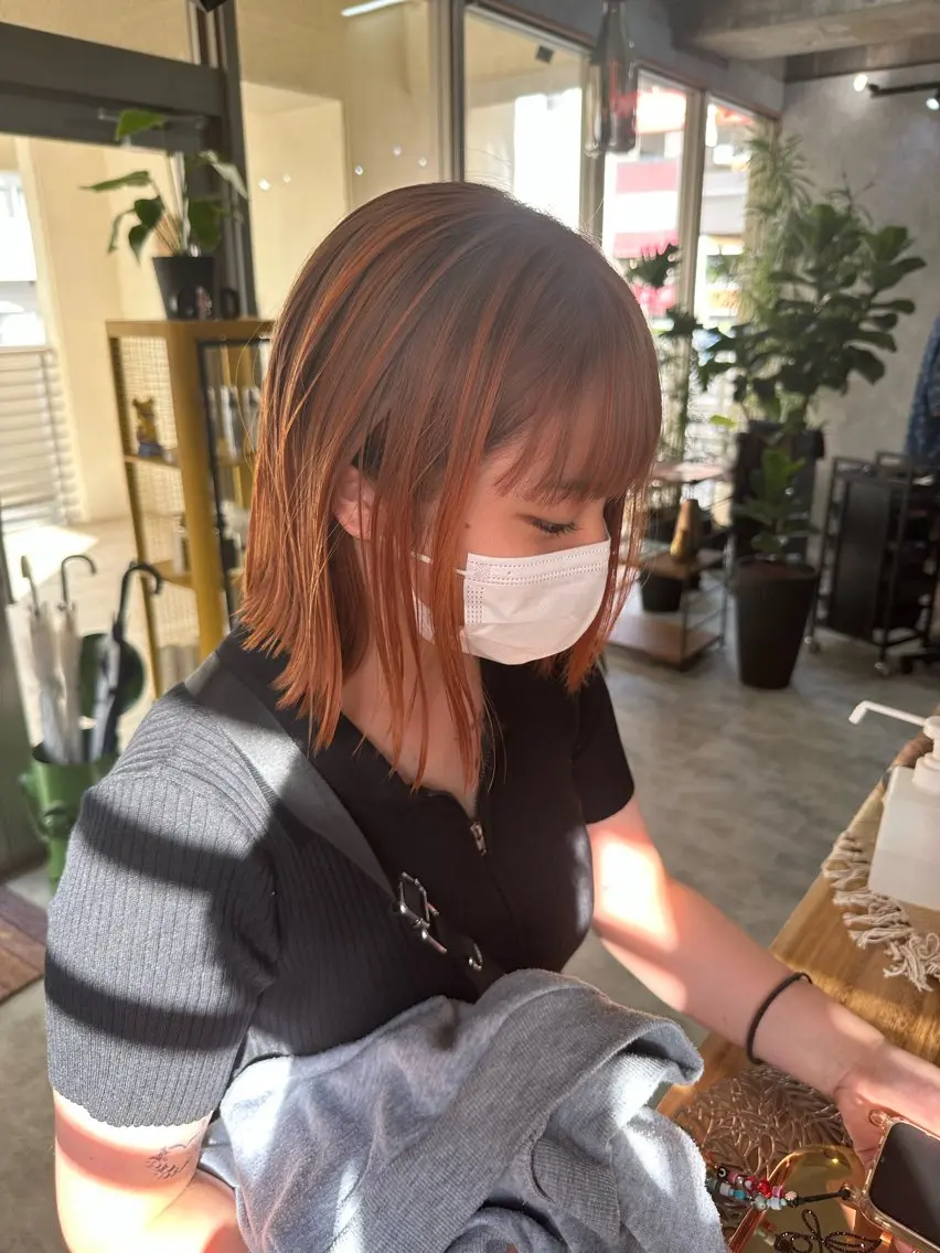 ショート 切りっぱなしボブ ショートボブ ハンサムショート 丸みショート アッシュ カット ヘアカラー トリートメント モテ髪/ボブ/ショー ト/アダチフウトのヘアスタイル