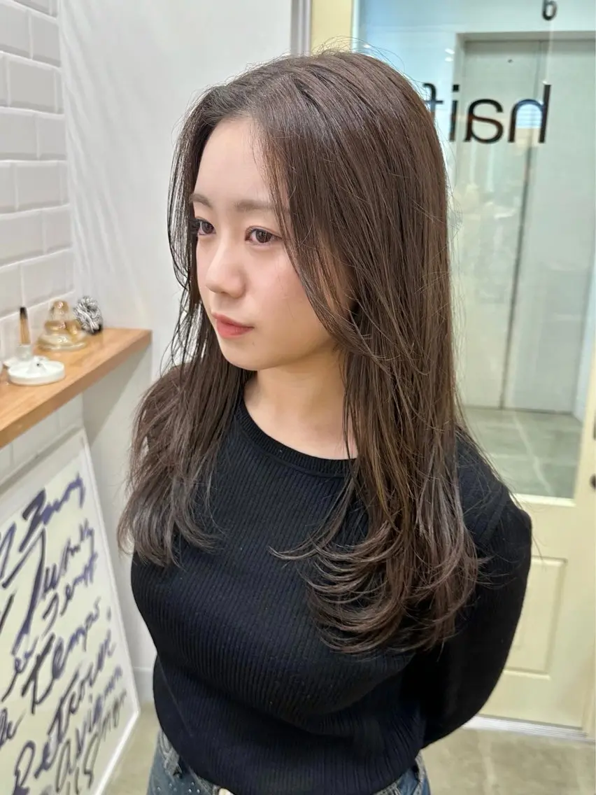 ロング カラー グレージュ オリーブグレージュ オリーブグレー レイヤーカット カット ヘアカラー 四日市/レイヤー /似合わせカットのヘアスタイル