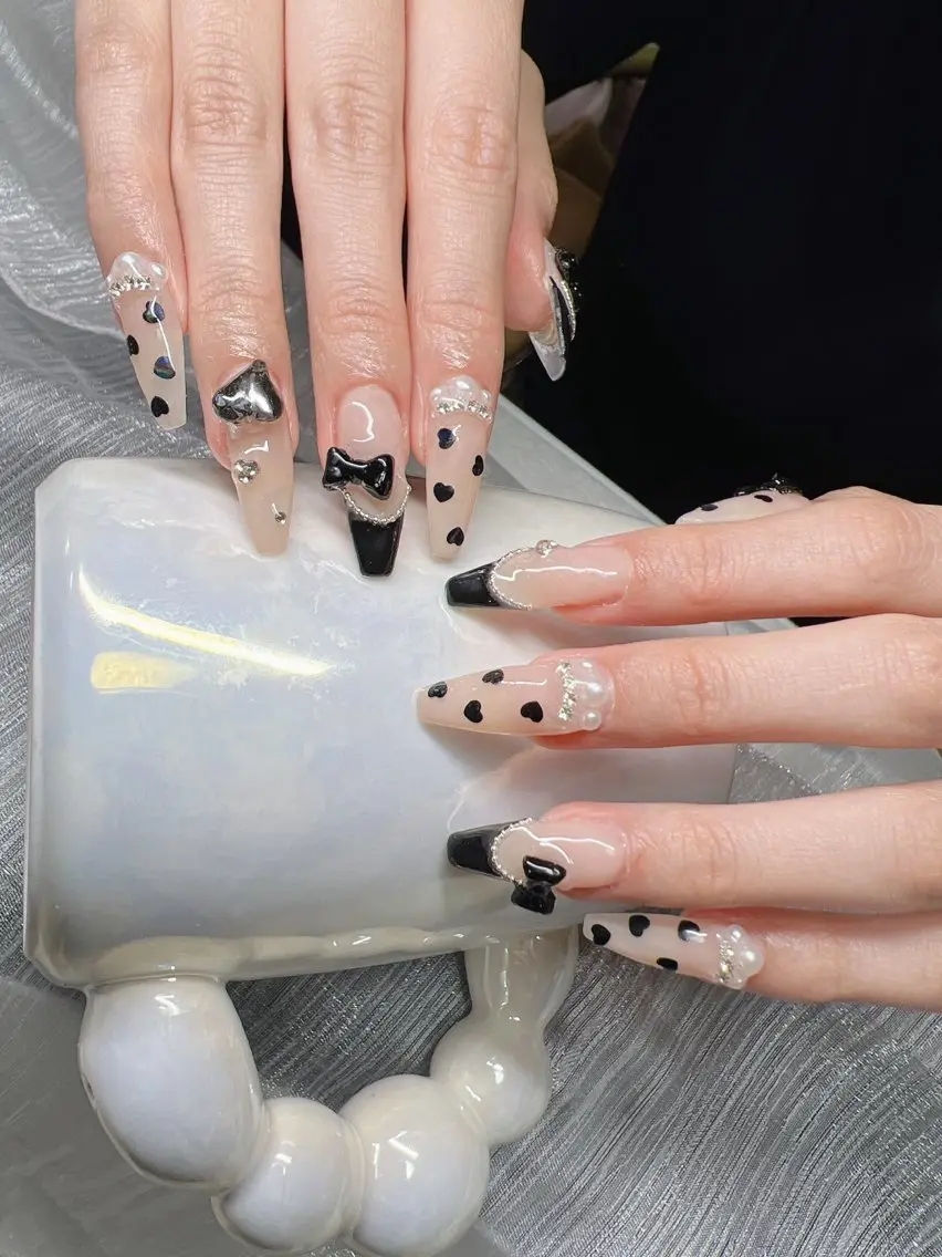ネイル オーロラネイル チークネイル 長さ出し フットネイル フレンチネイル ハンドネイル Lee Nailsのネイルデザイン