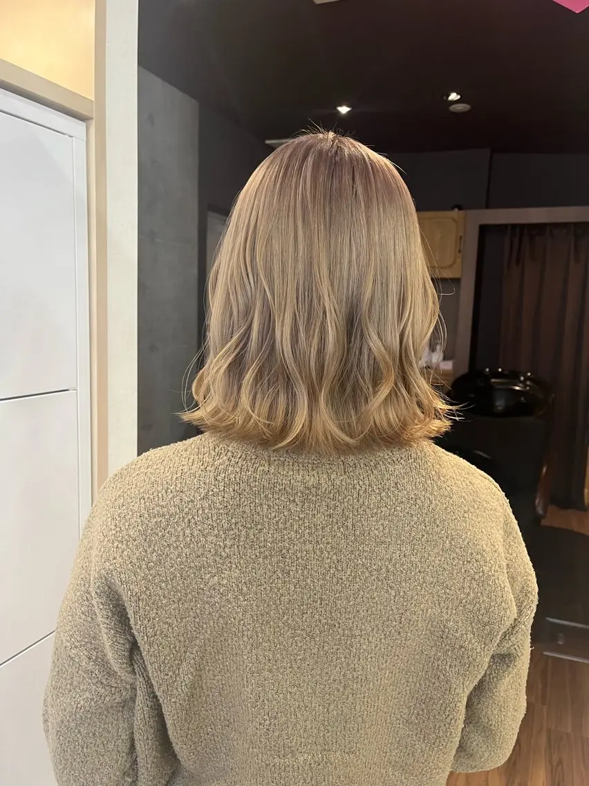 ミディアム カラー カット ヘアカラー 🪽髪質改善矯正 🤍MIU🤍のヘアスタイル