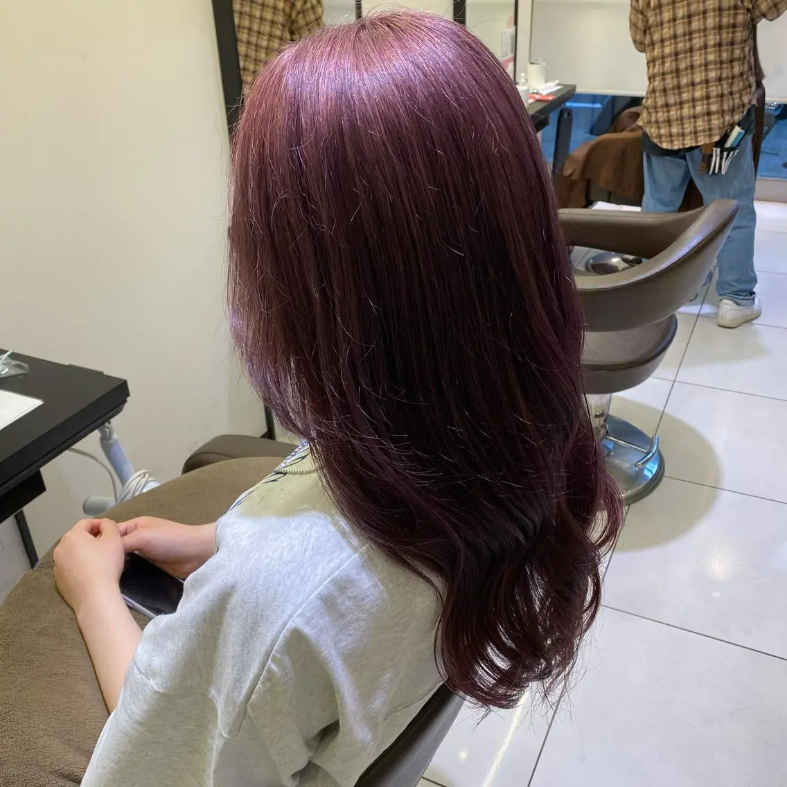 ロング カラー ラベンダーカラー ラベンダーピンク ピンクカラー カット ヘアカラー 野老 海音のヘアスタイル