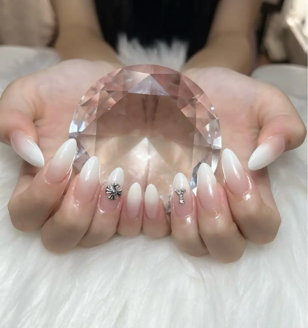 ネイル アートネイル オーロラネイル チークネイル 長さ出し フットネイル Chan nailsのネイルデザイン