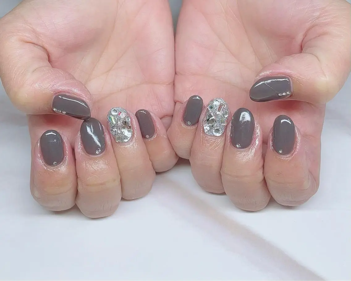 ショート カラー ネイル キラキラネイル ストーンネイル Nail_by N1のネイルデザイン