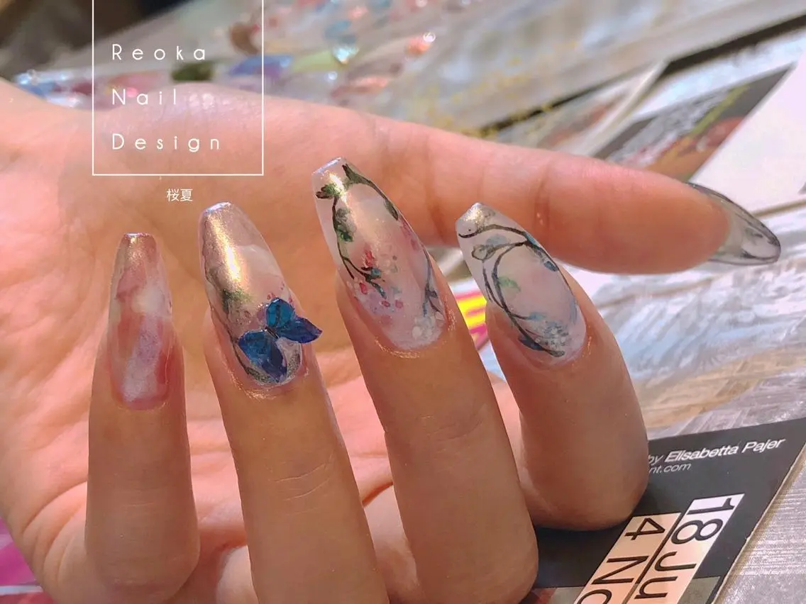 ロング Blowe ニュアンスのネイルデザイン