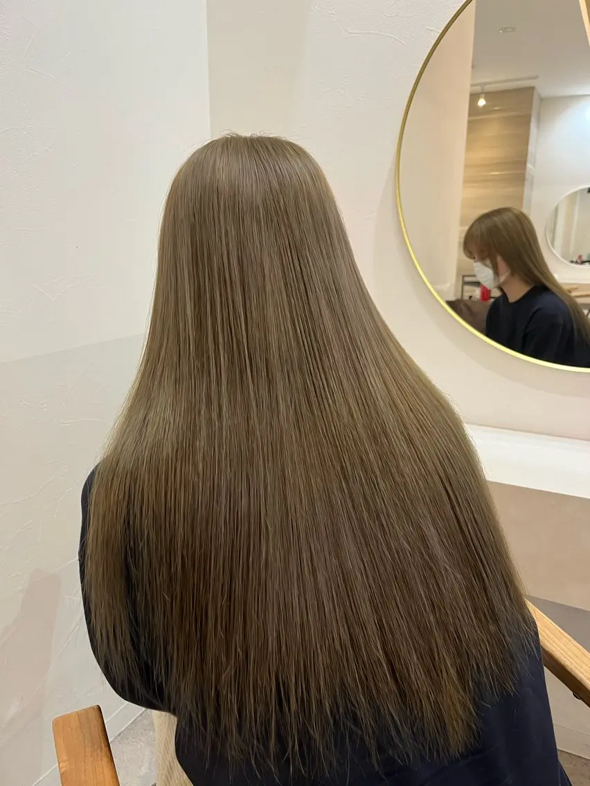 ロング カラー ベージュカラー オリーブベージュ ヘアカラー トリートメント 🦋Yui🦋透明感 /ベージュ/Wカラーのヘアスタイル
