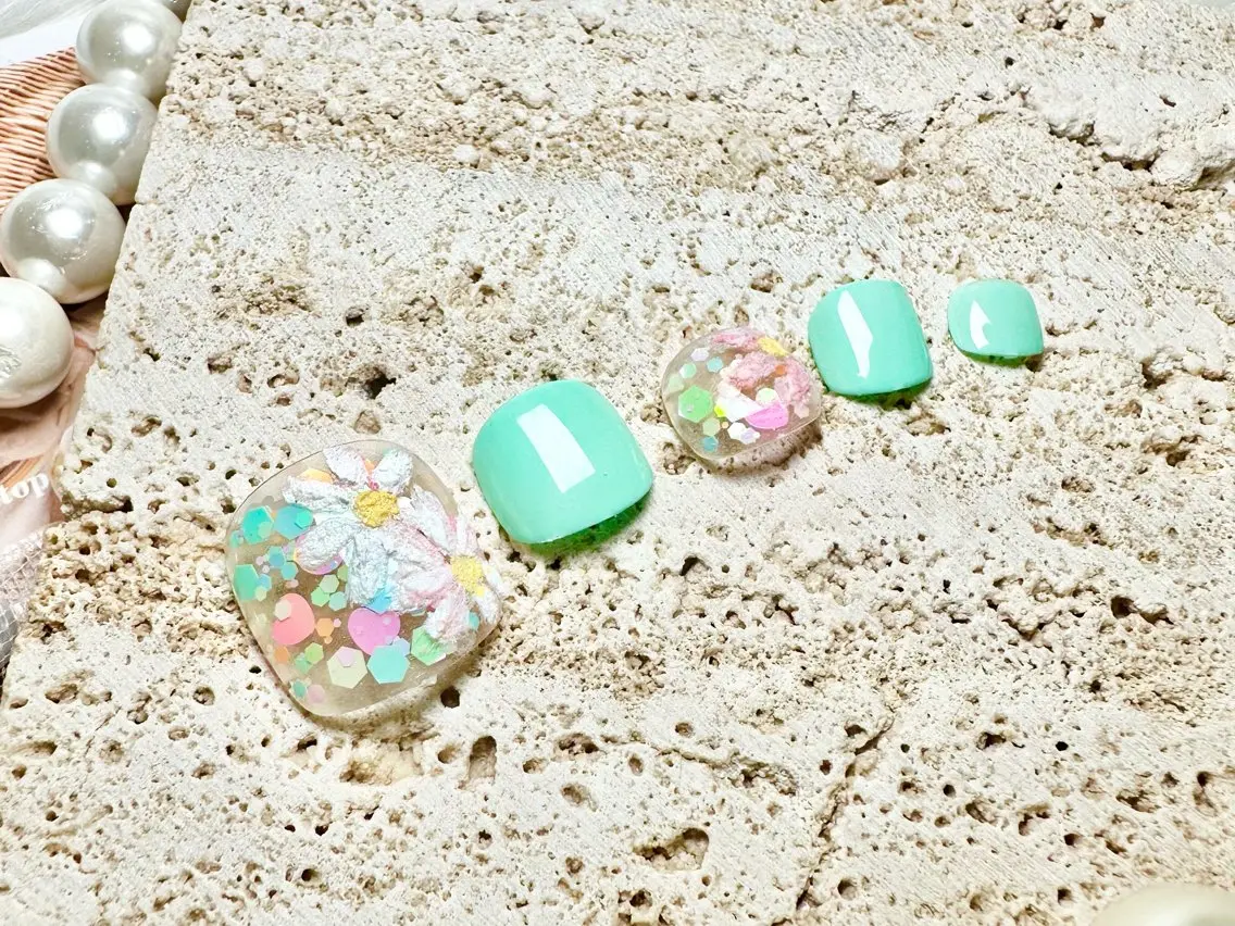 ネイル クリアネイル フットネイル フレンチネイル ジェルネイル 韓国ネイル フットネイル nail salon Feerieのネイルデザイン