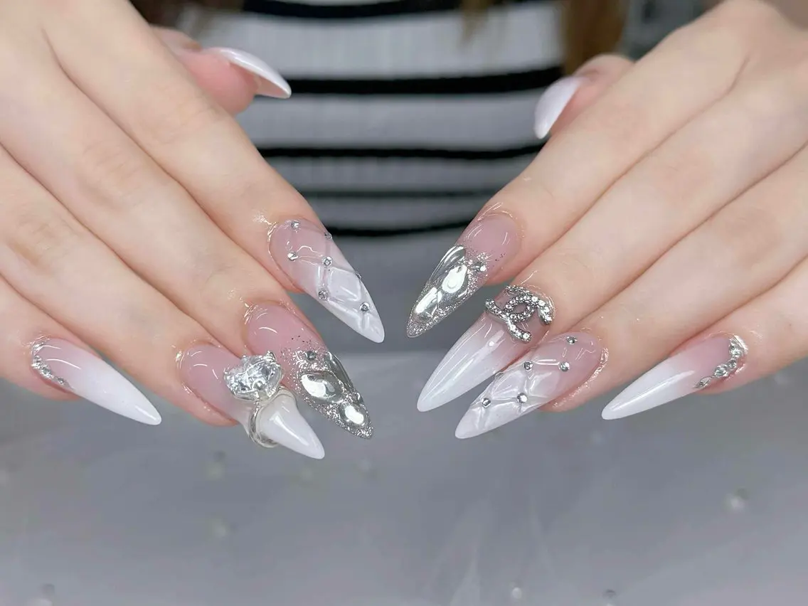 ネイル ハンドネイル ハンドケア Nova Nail Salonのネイルデザイン