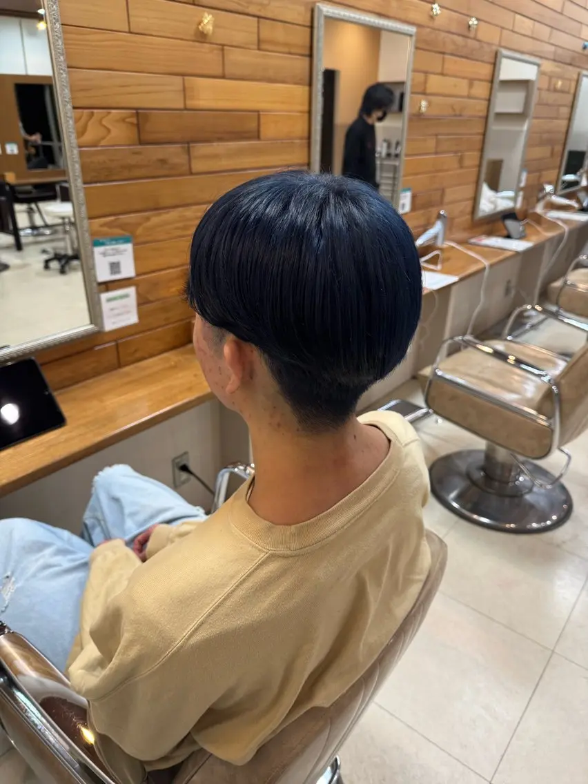 ショート メンズ マッシュ 刈り上げ くせ毛 太田 明伽のヘアスタイル