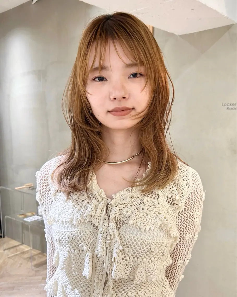 セミロング カラー ブリーチ ブラウンカラー ダブルカラー ブリーチなしカラー 顔まわりレイヤー レイヤーカット/栄/ 顔周り/キトウモエノのヘアスタイル
