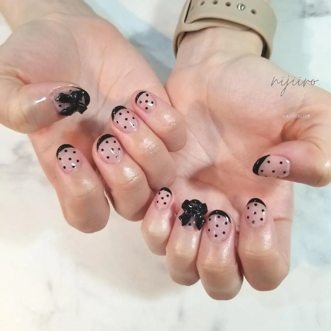 ネイル ドット フレンチネイル リボン ハンドネイル nijiiro🌈 サトウのネイルデザイン