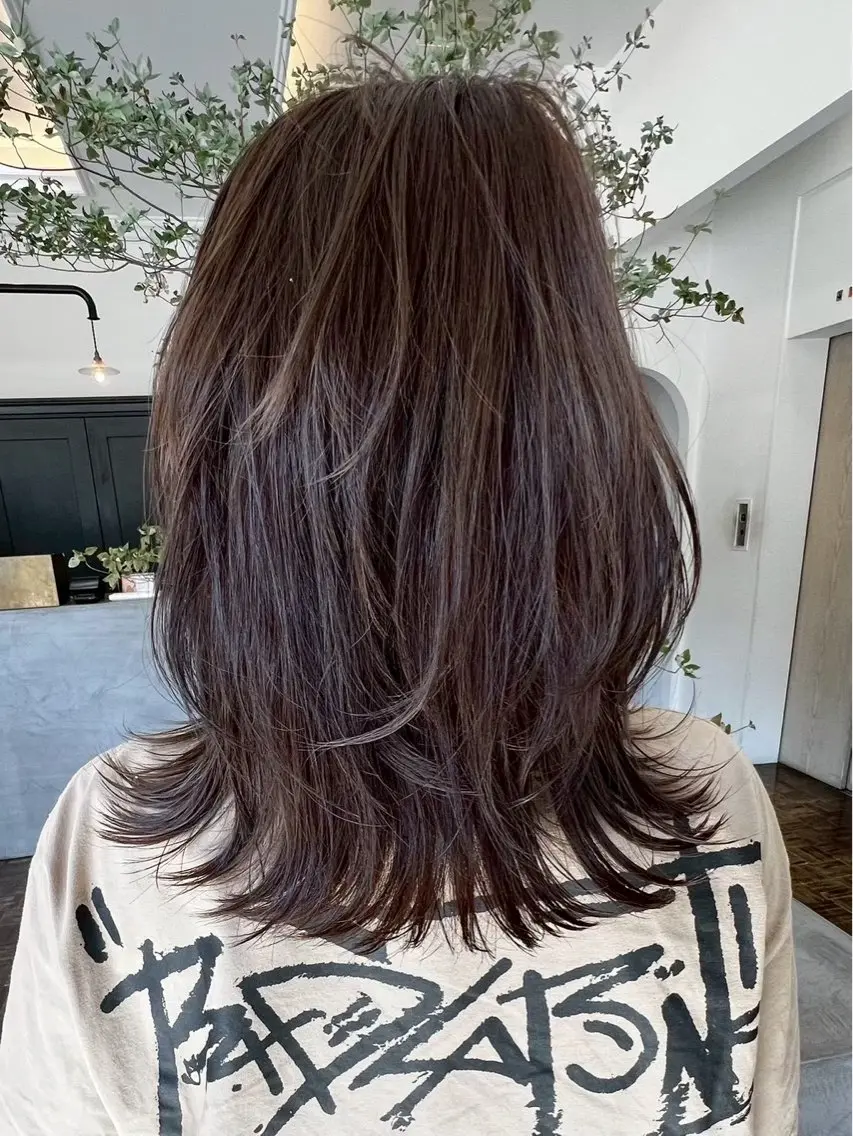 ミディアム カラー 森 彩夏のヘアスタイル