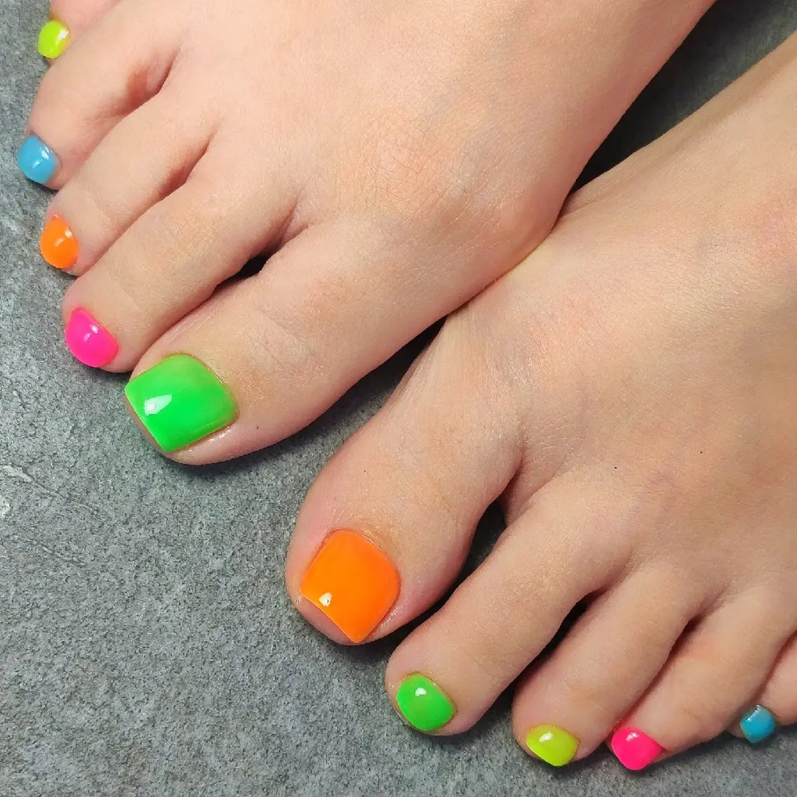 Foot　ワンカラー、ラメの写真
