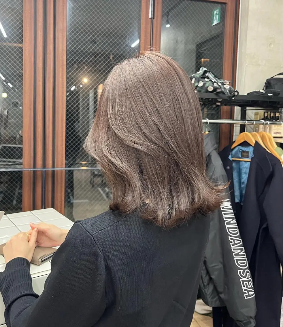 ミディアム 顔周りカット ヘアカラー 🤎𝐌𝐚𝐨⌇ お悩み解決美容師🤎のヘアスタイル
