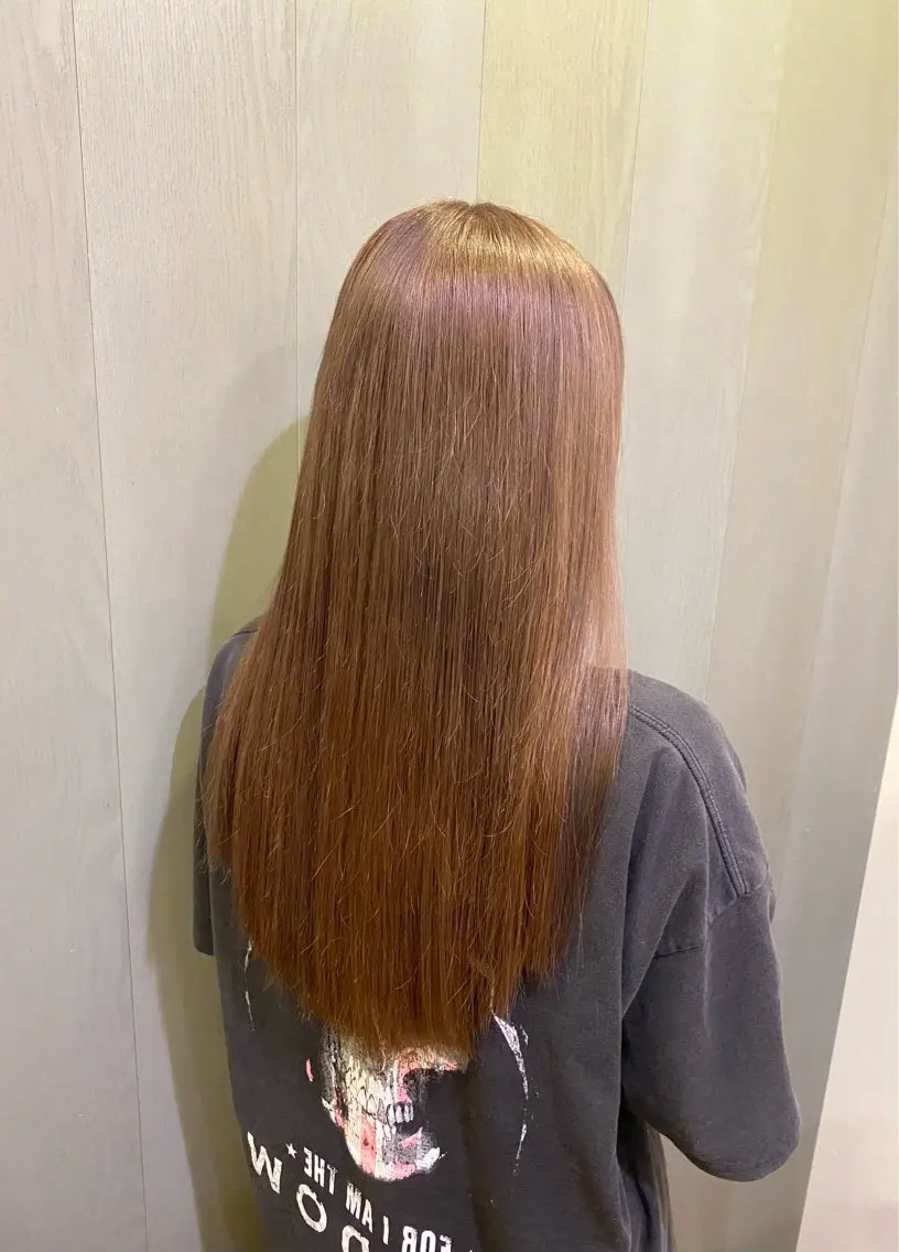 ロング カラー ベージュカラー ミルクティーベージュ ヘアカラー Ludwig AIRIのヘアスタイル
