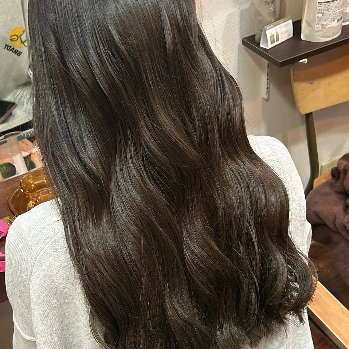 ロング カラー 透明感カラー デザインカラー グラデーションカラー オリーブカラー 小林 瑞穂のヘアスタイル