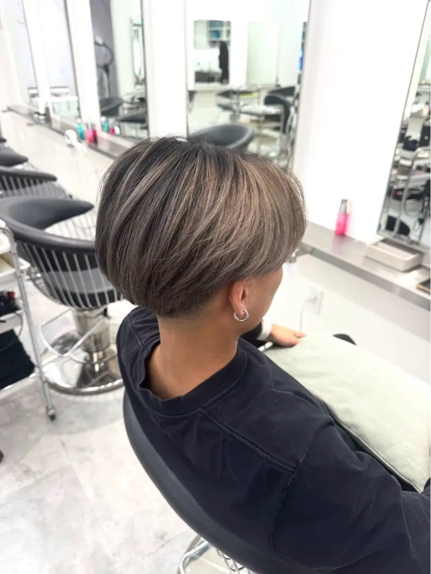 ショート カラー ヘアカラー Parve  Mix 🫧梶川虹のヘアスタイル