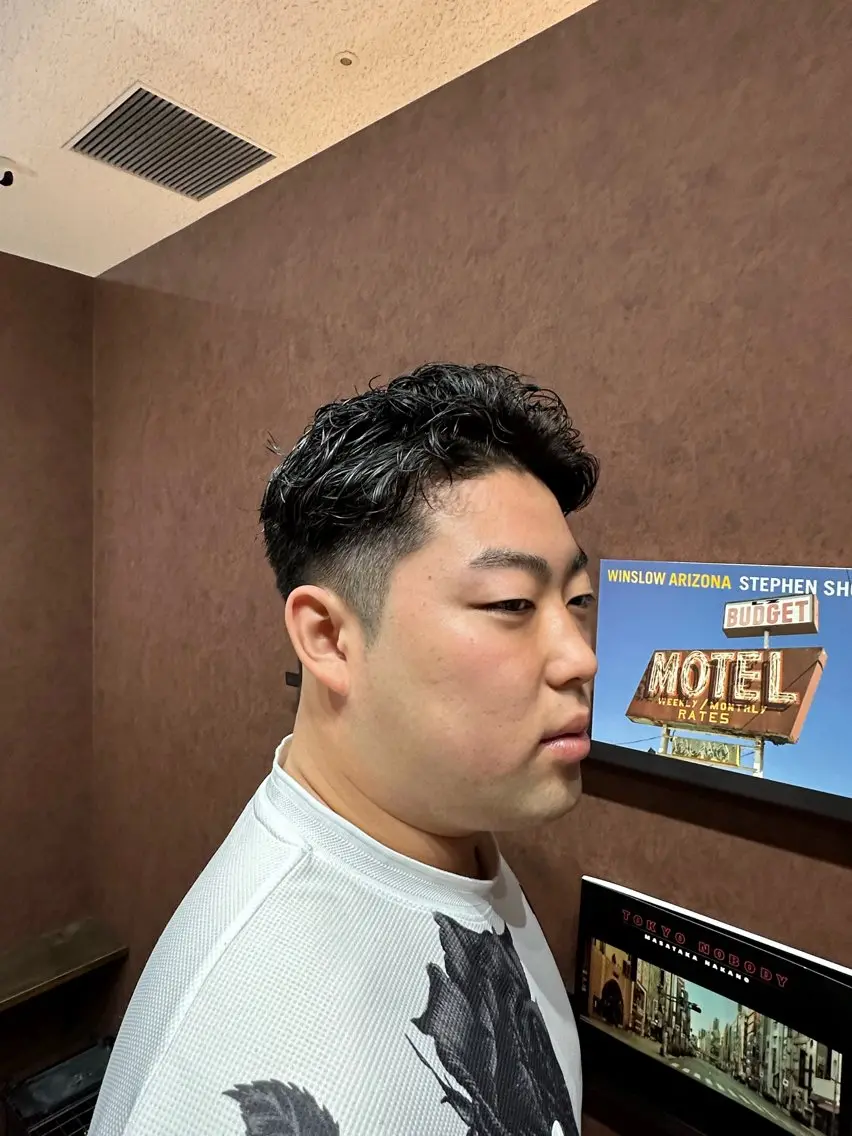 パーマ 岩崎流成 スタイリストのヘアスタイル
