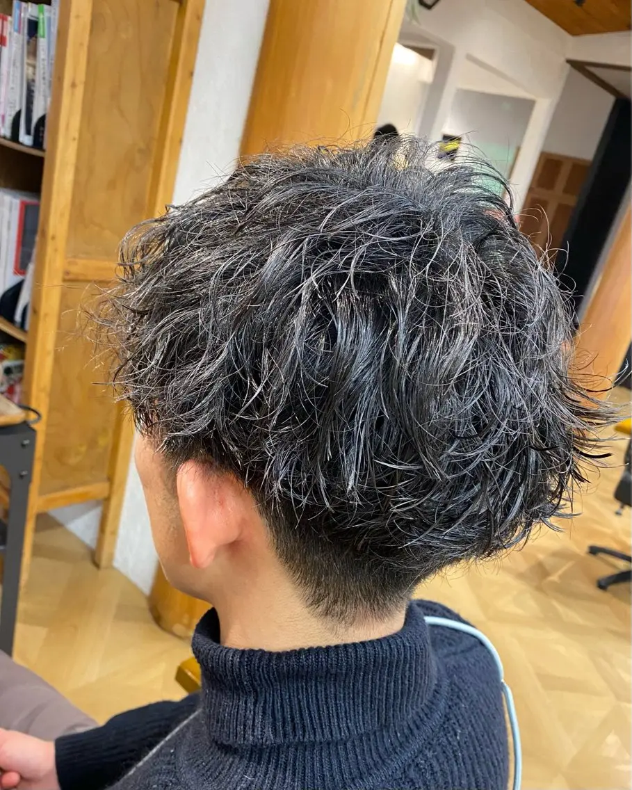 パーマ メンズ メンズパーマ メンズツイストパーマ スパイラルパーマ ツイストパーマ カット パーマ 菅野 奏のヘアスタイル