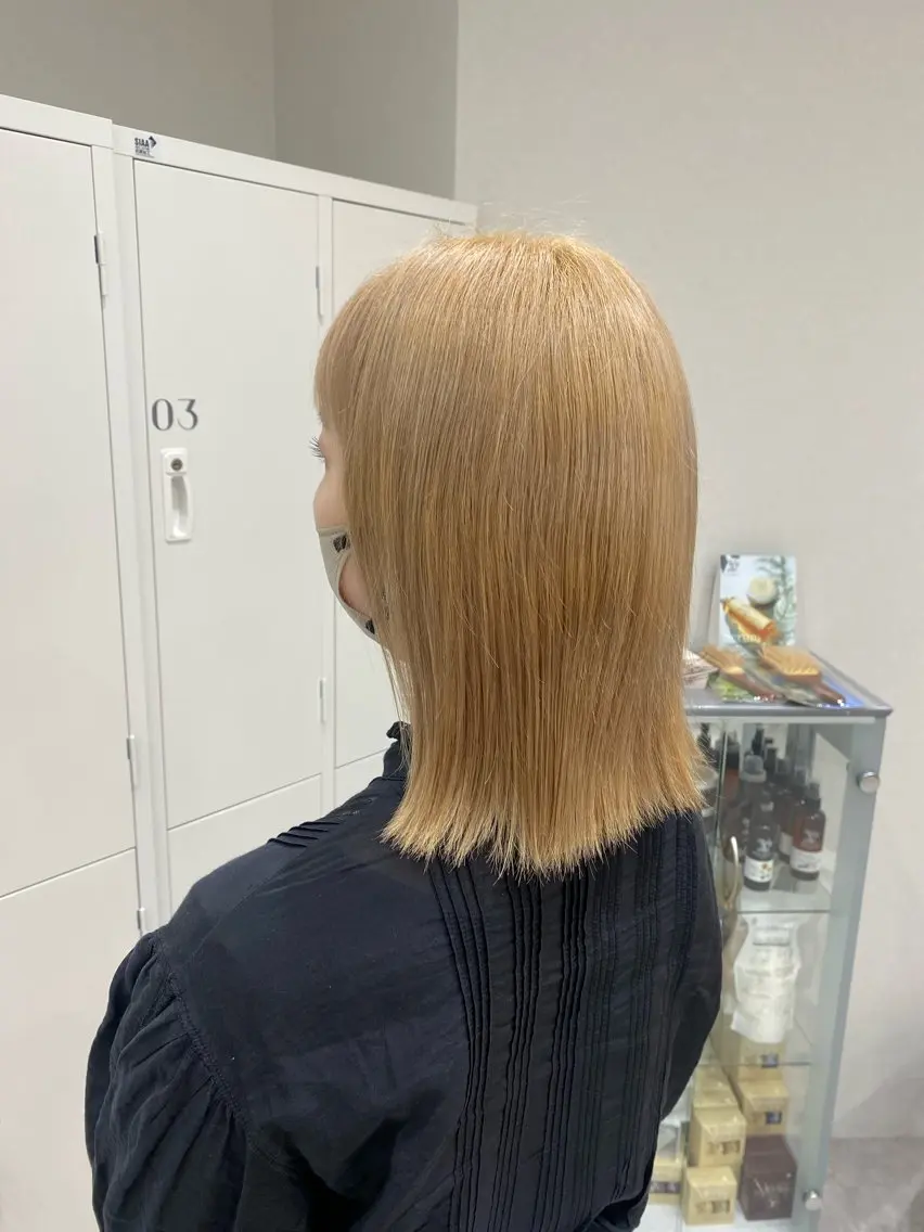 ミディアム カラー ヘアアレンジ ベージュカラー ブリーチ ミルクティーベージュ ヘアカラー ボブ /ニュアンス/ satomi🧸💖のヘアスタイル