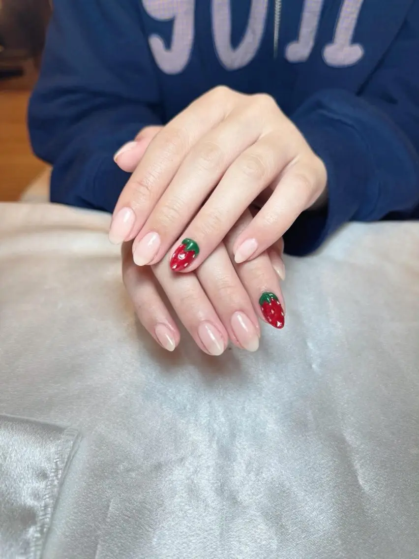 ネイル アートネイル ジェルネイル 韓国ネイル ニュアンスネイル ワンカラーネイル ハンドネイル Queen Nail Salonのネイルデザイン