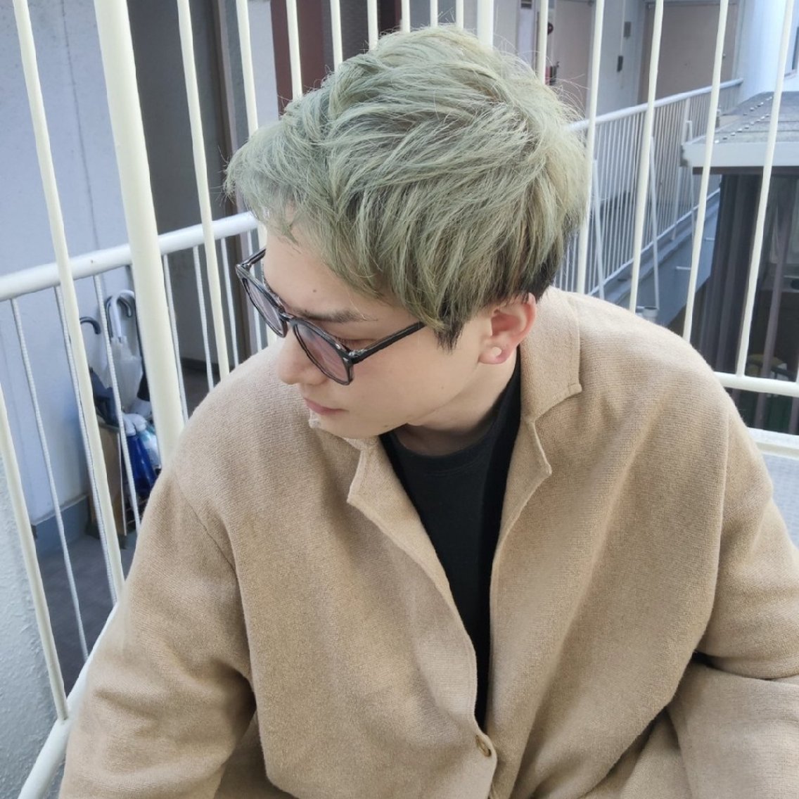 ショート カラー メンズ 透明感カラー デザインカラー グレージュ ミント ショートヘア ヘアカラー トリートメント 専業カラーリスト三木 敏嵩のヘアスタイル