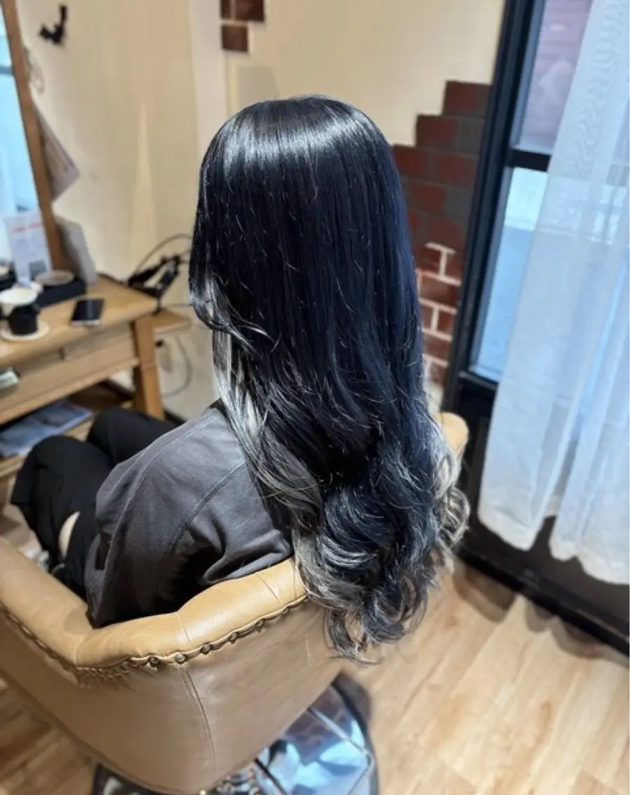 カラー ヘアカラー 梶 瑞希のヘアスタイル