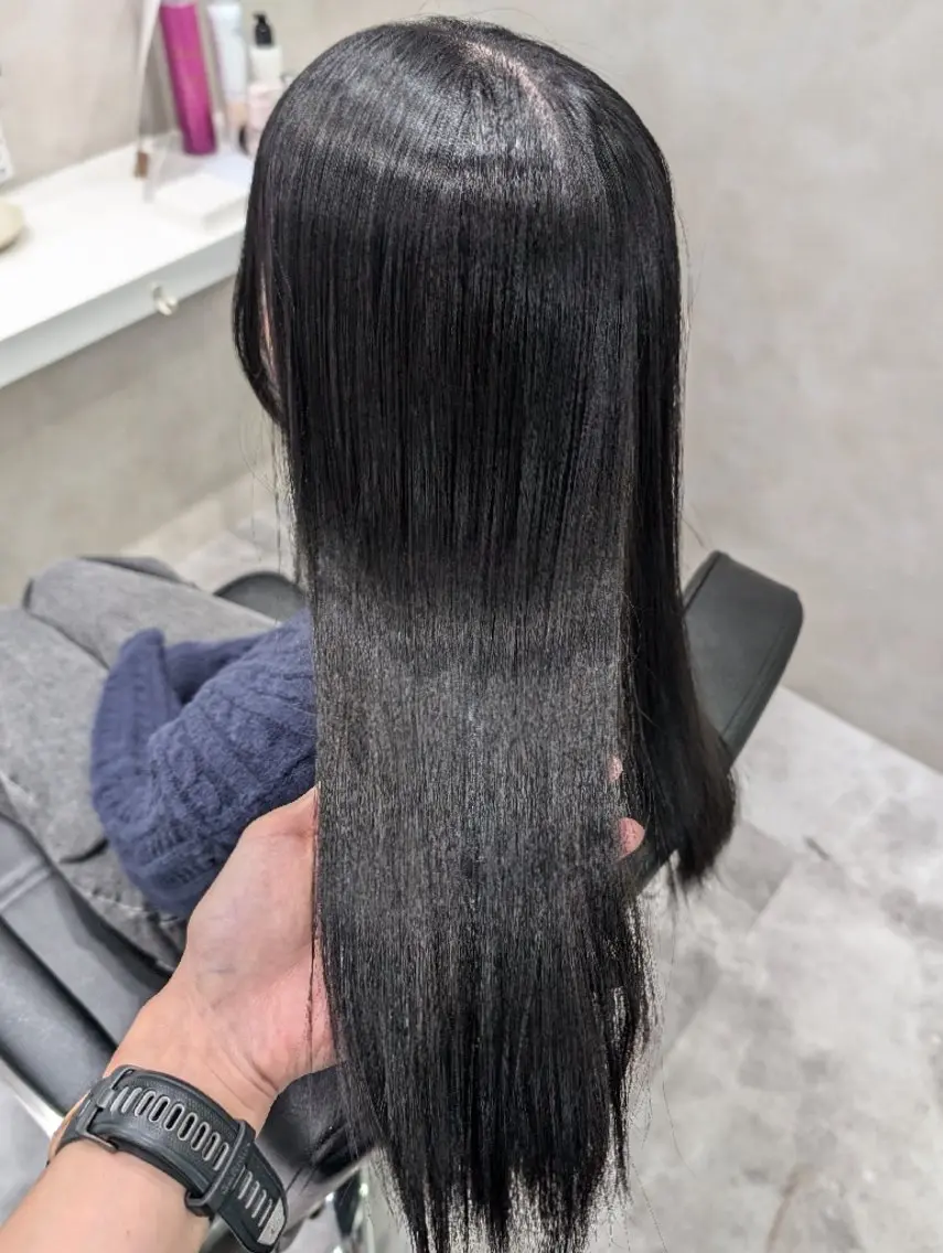 ロング 顔周りカット 髪質改善 レイヤーカット 縮毛矯正 カット 縮毛矯正 髪質改善/ 上村旺武のヘアスタイル