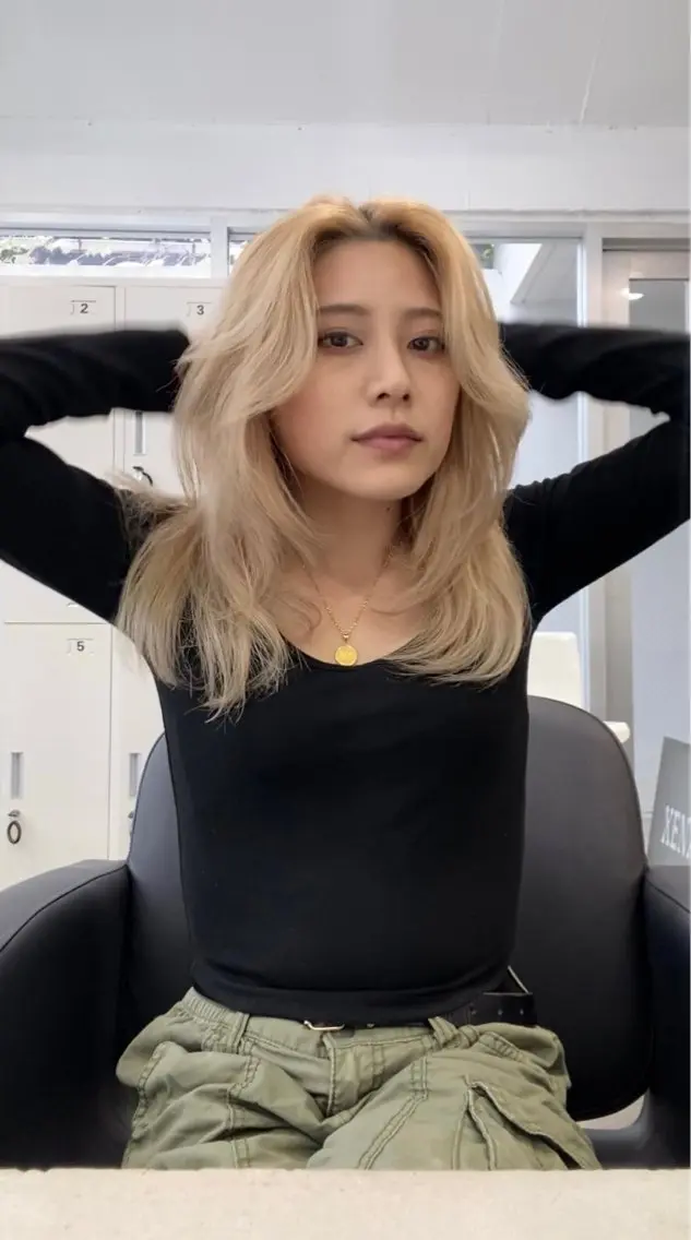 セミロング ボブ エクステ ハイライト 韓国風ヘア レイヤーカット MIYU💋💖 〈XENA渋谷本店〉のヘアスタイル
