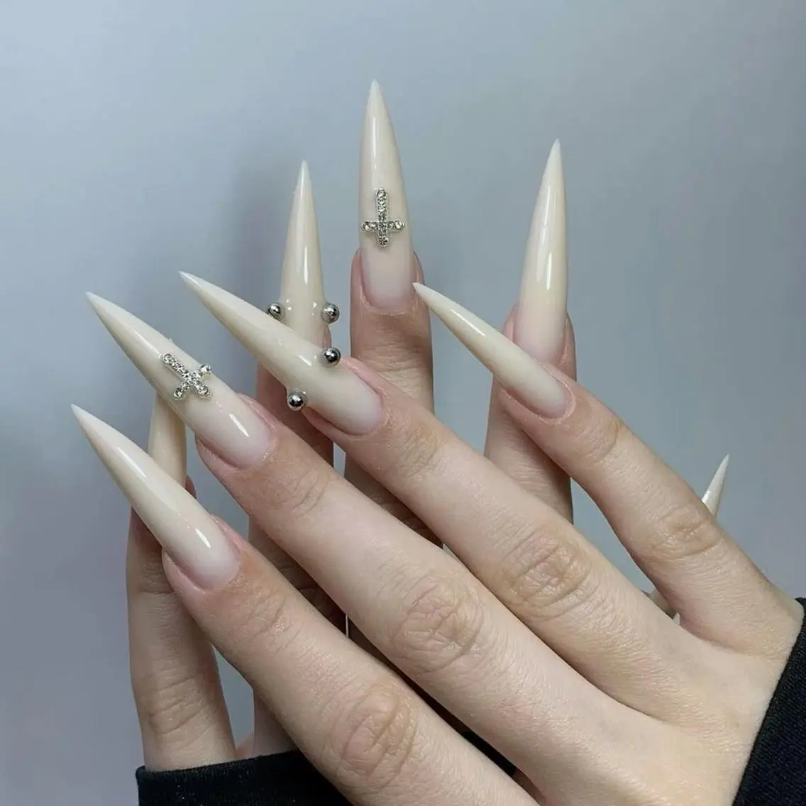 ネイル ボルドー チークネイル 長さ出し フレンチネイル ジェルネイル ハンドネイル Emi🌸Belle Nail Salonのネイルデザイン