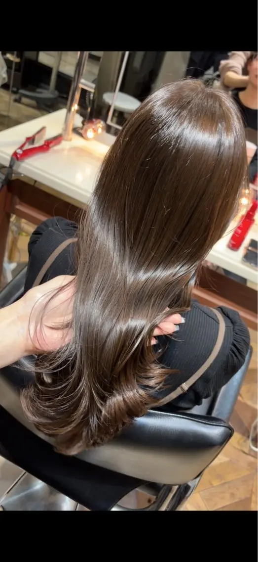 セミロング カラー ベージュカラー ブリーチ グレージュ ブリーチなしカラー レイヤーカット カット ヘアカラー トリートメント ご新規様限定 透明感カラーKANAのヘアスタイル