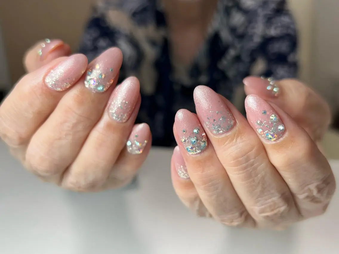 ネイル アートネイル キラキラネイル ラメ(グリッター) 持ち込み ワンカラーネイル ハンドネイル フットネイル matao nailの眉毛・アイブロウイメージ