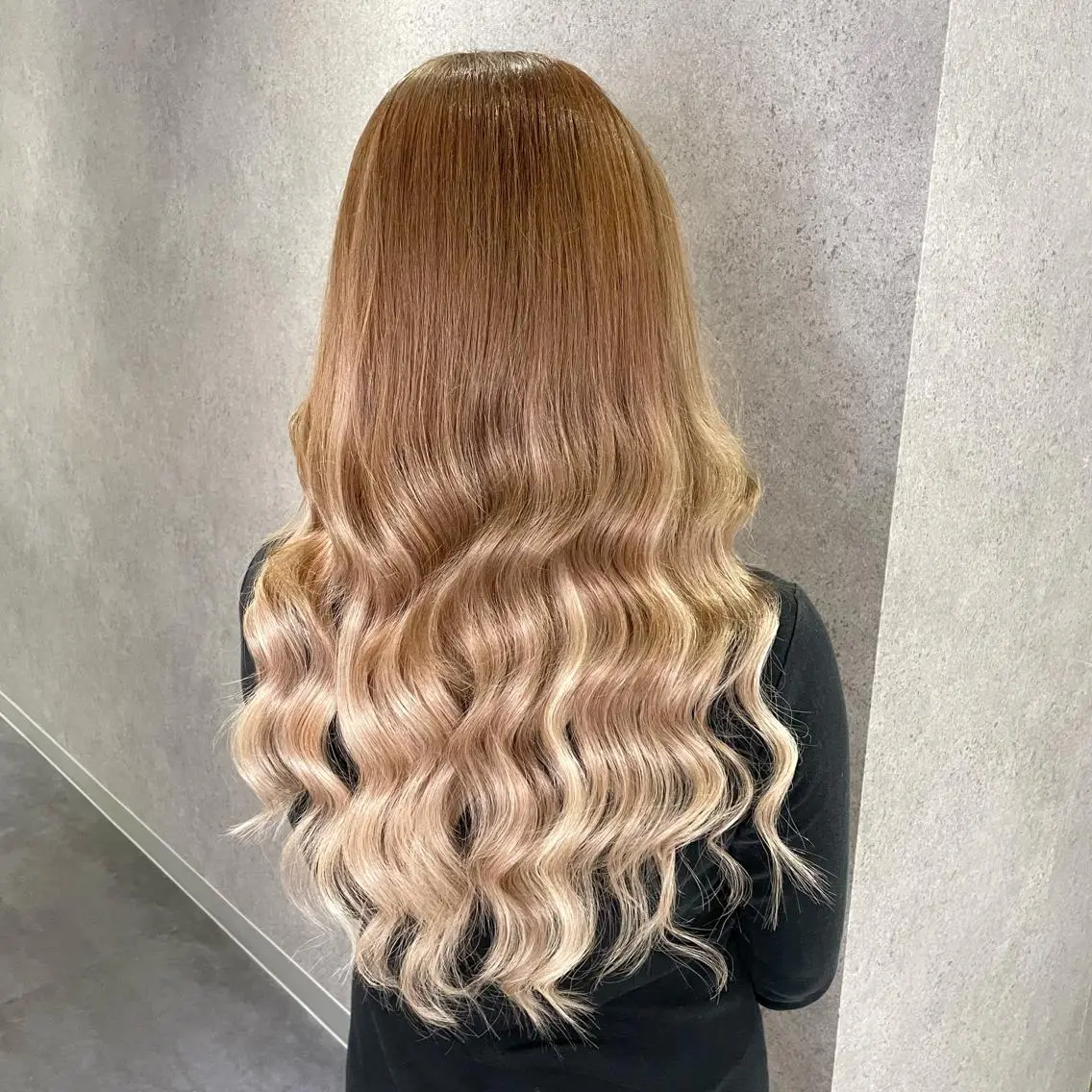 ロング カラー シールエクステ ベージュカラー ブラウンカラー ブラウンベージュ ダブルカラー ヘアカラー エクステ KEISUKE🐶 カラー✨エクステのヘアスタイル