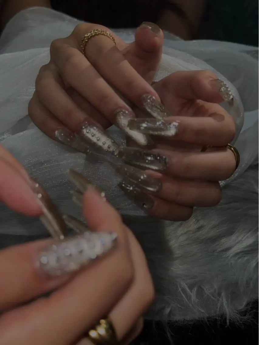 ネイル フラッシュネイル ゴールド ロングネイル シンプルネイル Nail Salon ANELAのネイルデザイン
