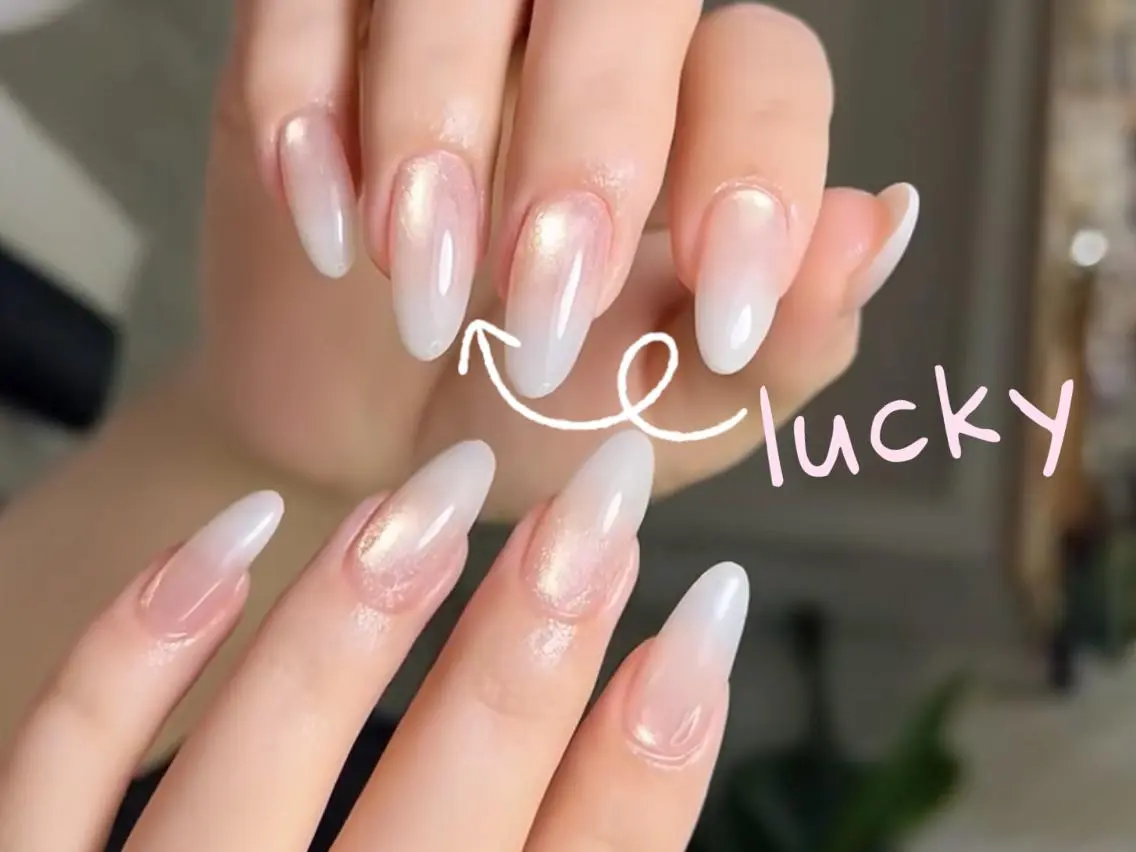 ネイル アートネイル フレンチネイル ガーリー キラキラネイル 韓国ネイル Lucky nail salonのネイルデザイン