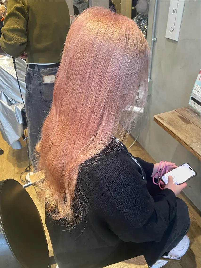 ロング ヘアカラー 井上 麻帆のヘアスタイル