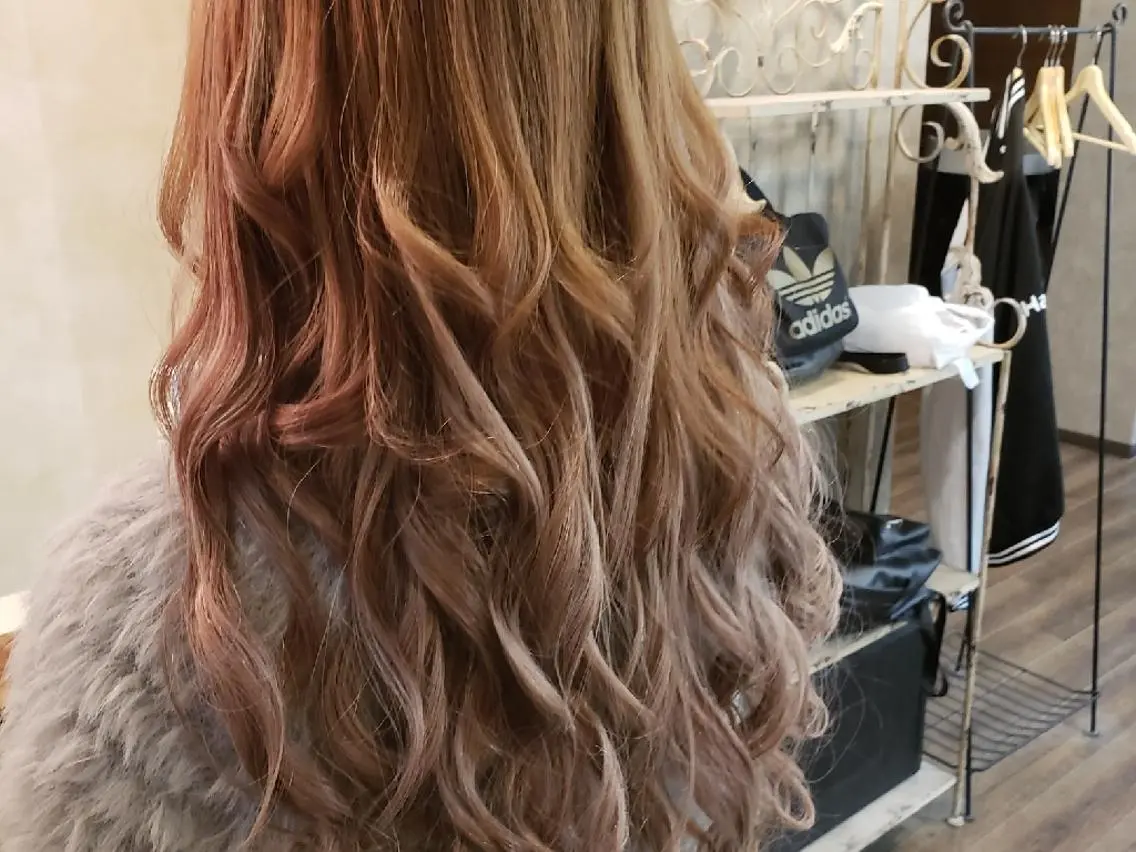 ロング ヘアアレンジ カラー シールエクステ イルミナカラー エクステ Magic Mush のヘアスタイル