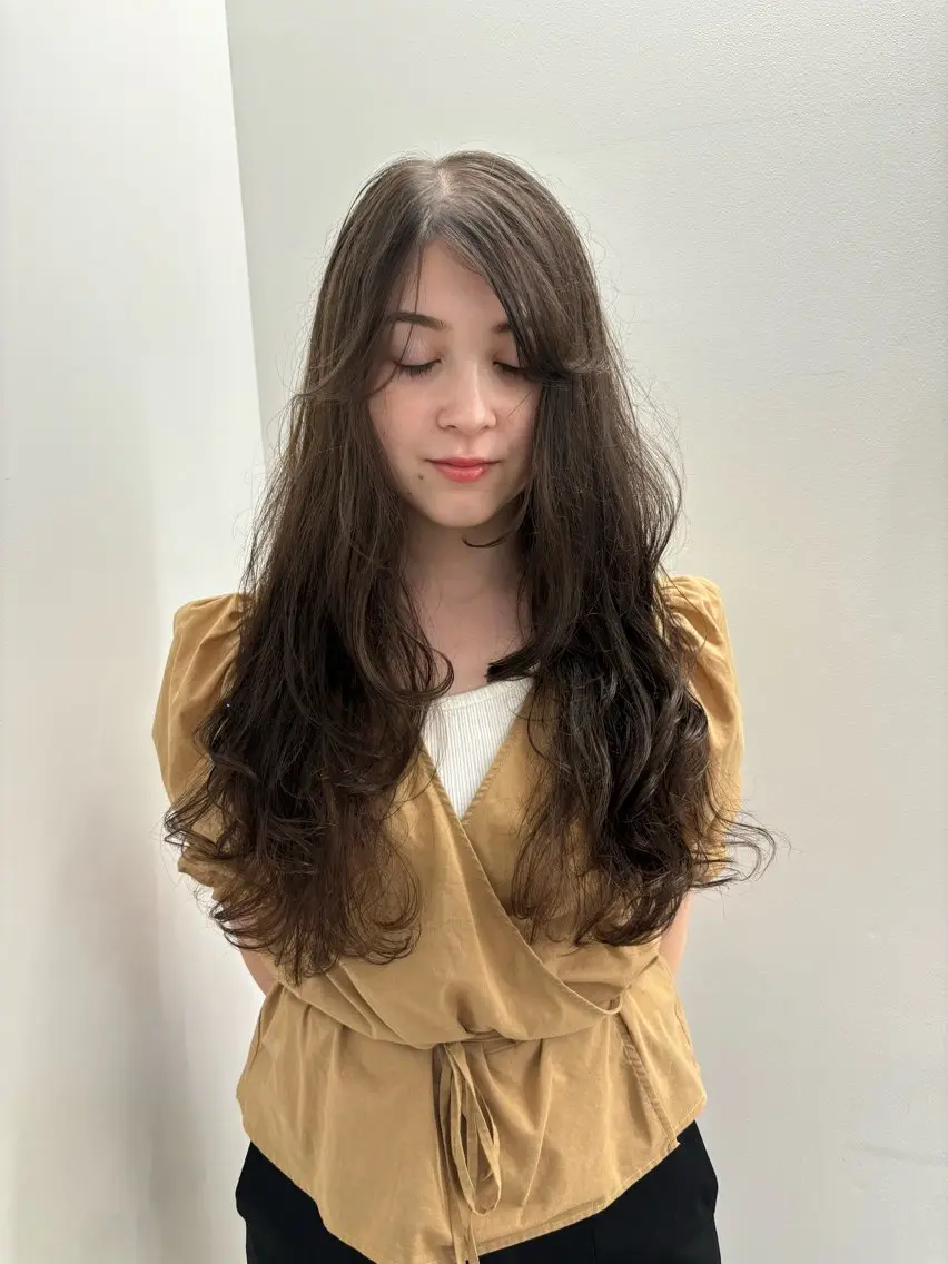 ロング カット ヘアカラー 青木 翔海のヘアスタイル