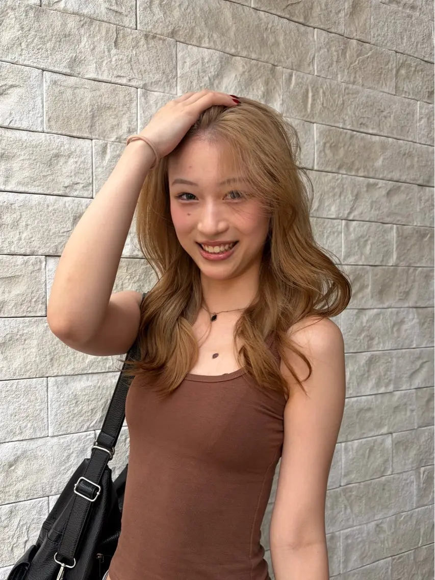 セミロング カラー ベージュカラー ブリーチ ヘアカラー トリートメント 赤み消し/透明感/ 縮毛矯正/suwaのヘアスタイル