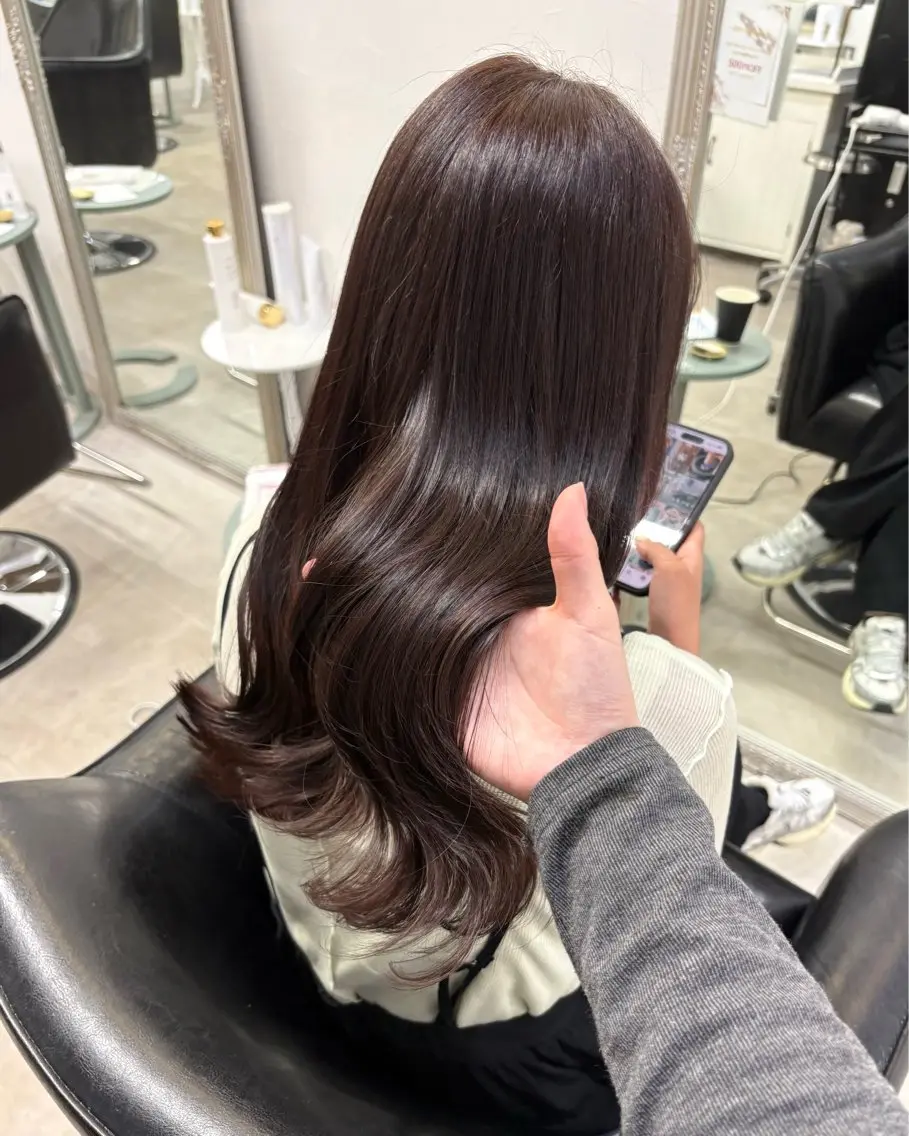 カラー 久志 梨花のヘアスタイル