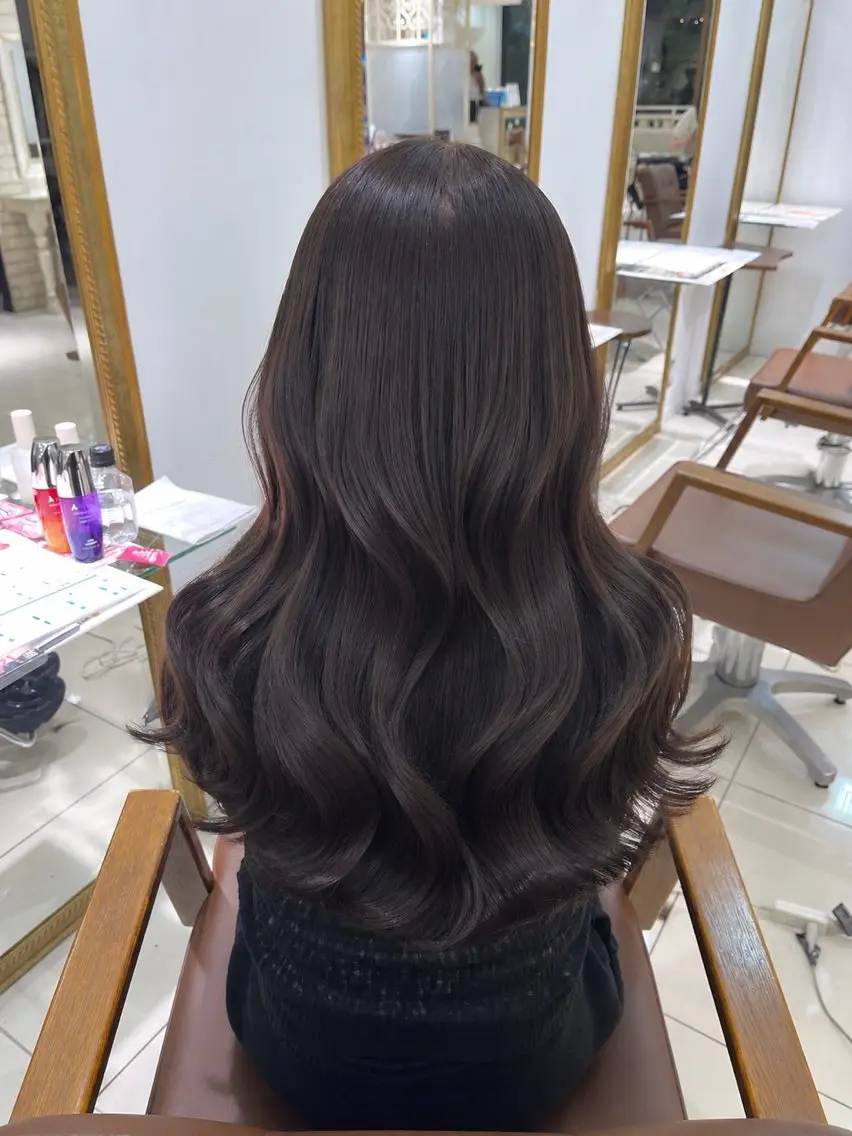 ロング ヘアカラー 柔らかグレージュ🤍 髪質改善Hanakaのヘアスタイル