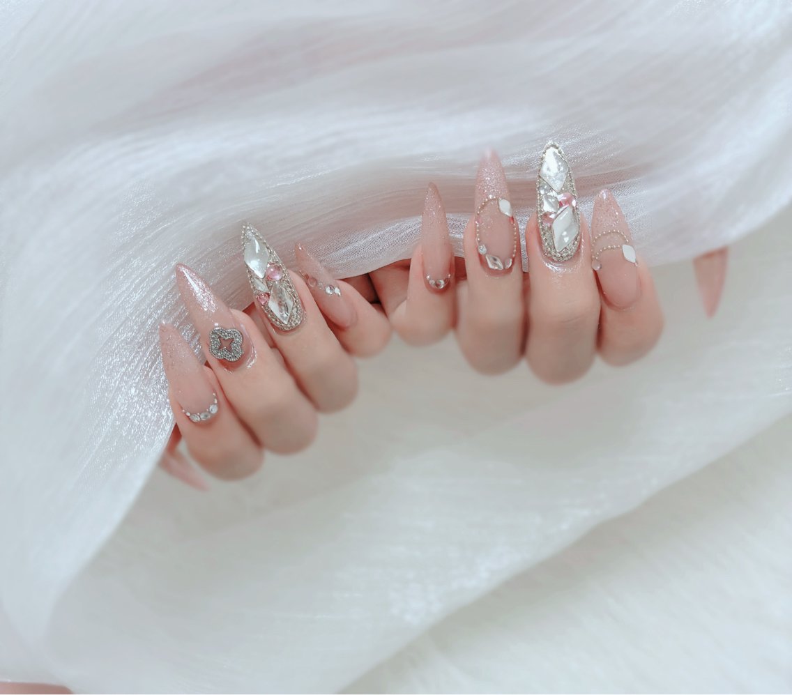 ネイル ハンドネイル ESPOIR Ｎのネイルデザイン