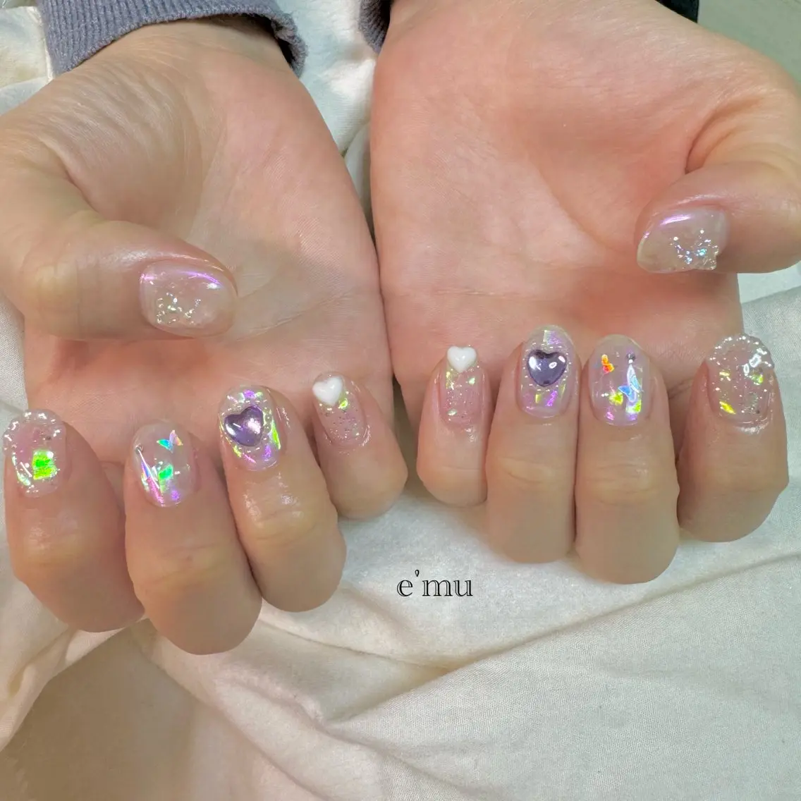 ネイル オーロラネイル 氷ネイル・うるうるネイル nail salon e'mu💐のネイルデザイン