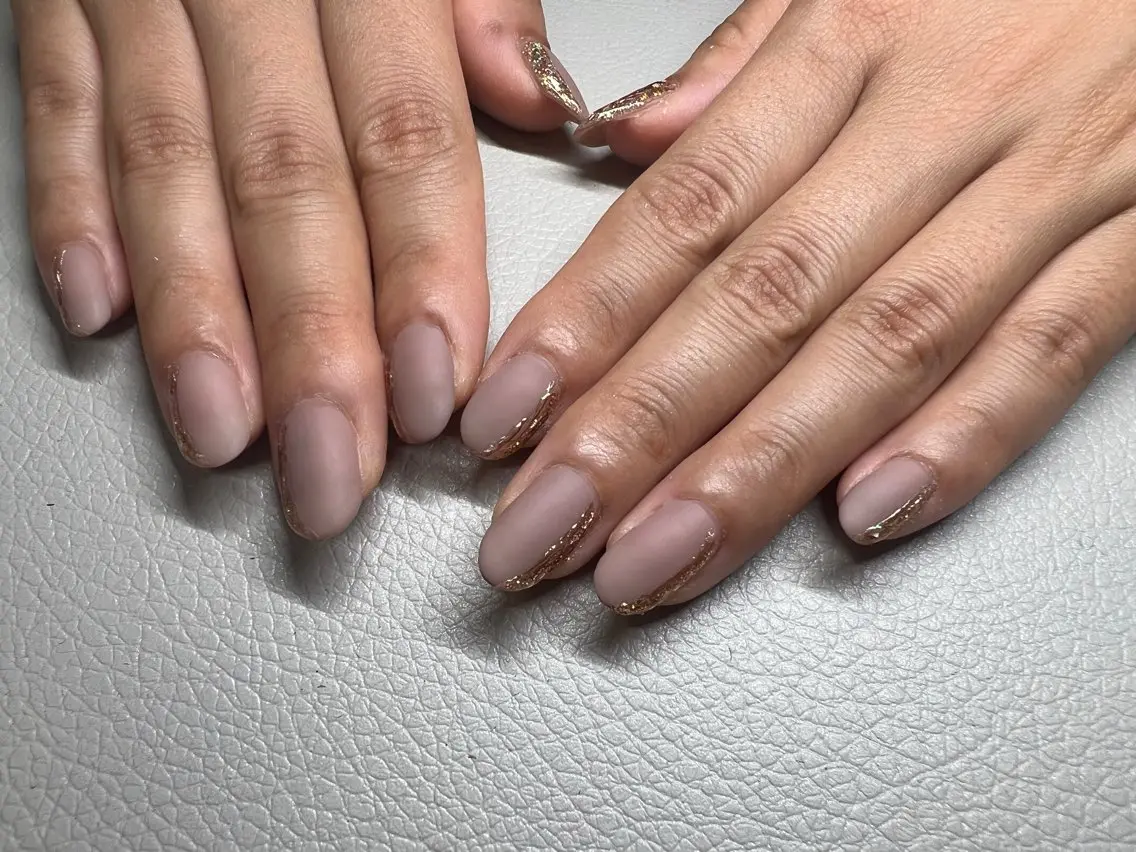 ネイル ゴールド 韓国ネイル マットネイル ニュアンスネイル オフィスネイル ハンドネイル AJ nailのネイルデザイン