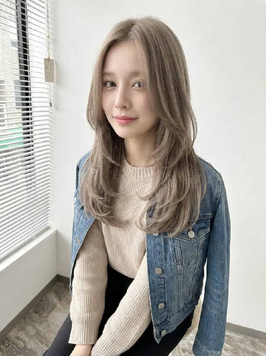 セミロング レイヤーカット ヘアカラー トリートメント RICHAIRNEU リシェイルノイのヘアスタイル