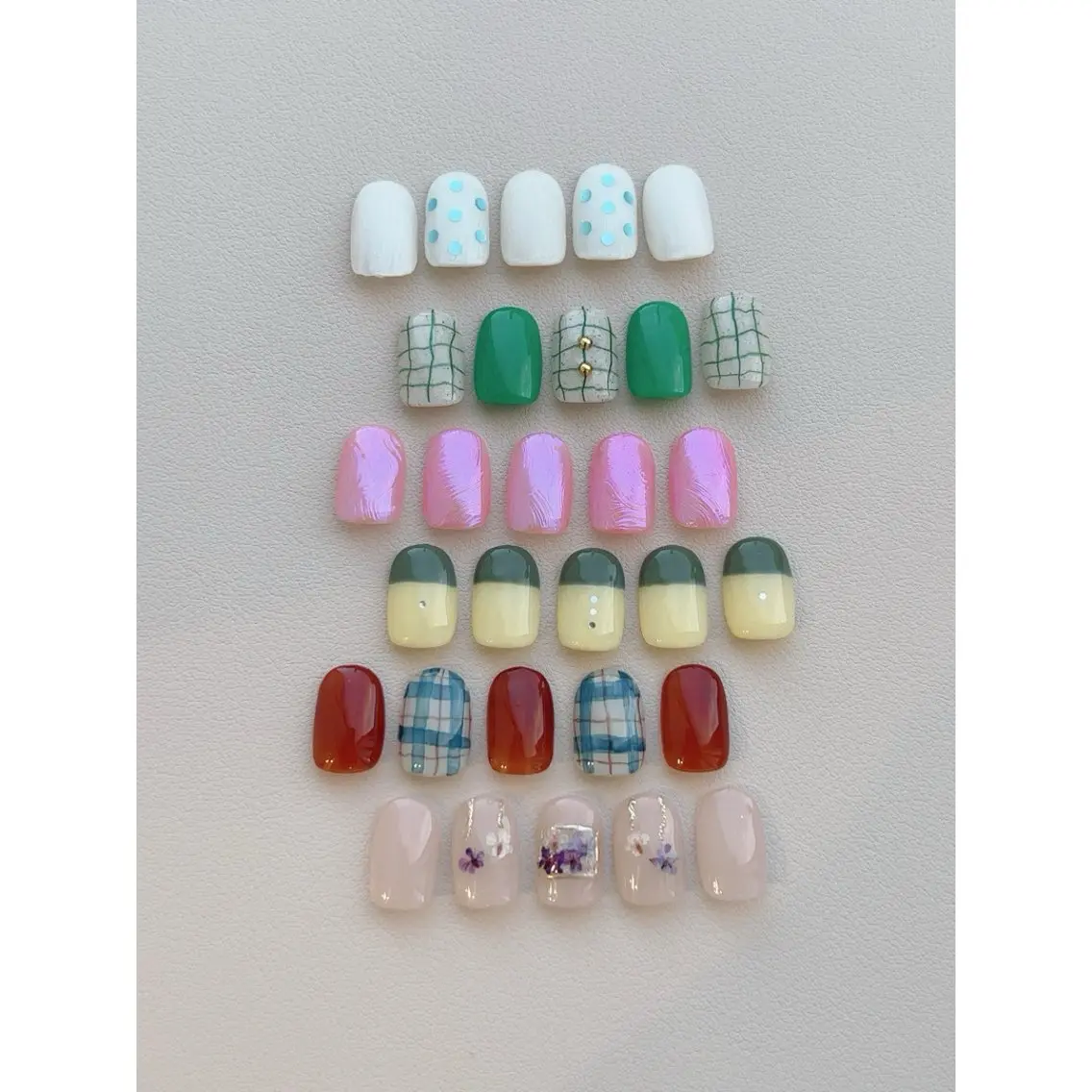 選べるsimpleアート🥮パラジェルベース使用【オフあり・ケア込み】の写真