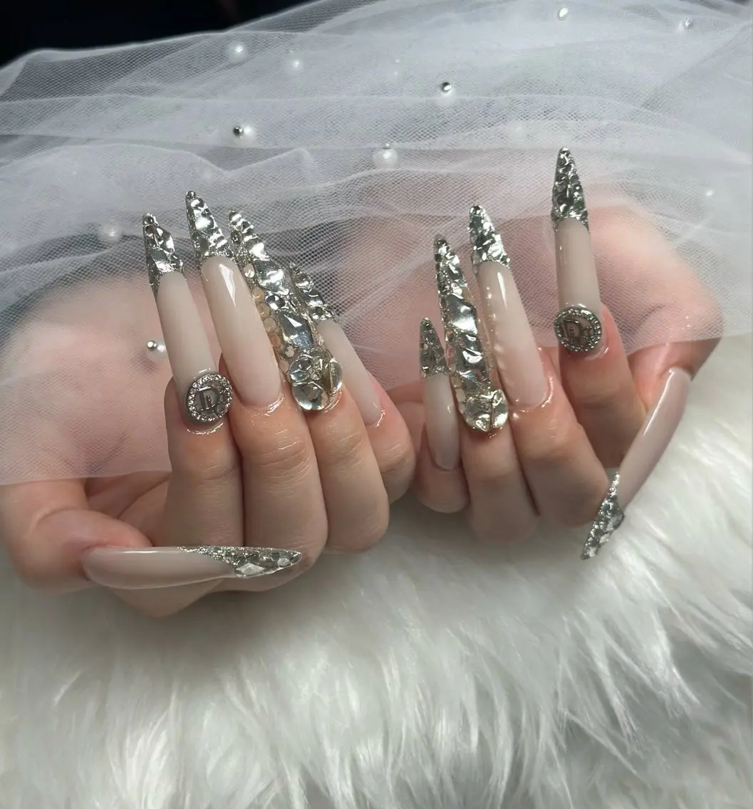 ネイル オーロラネイル フレンチネイル ジェルネイル ハロウィン キラキラネイル ハンドネイル H.baby Nail Salonのネイルデザイン