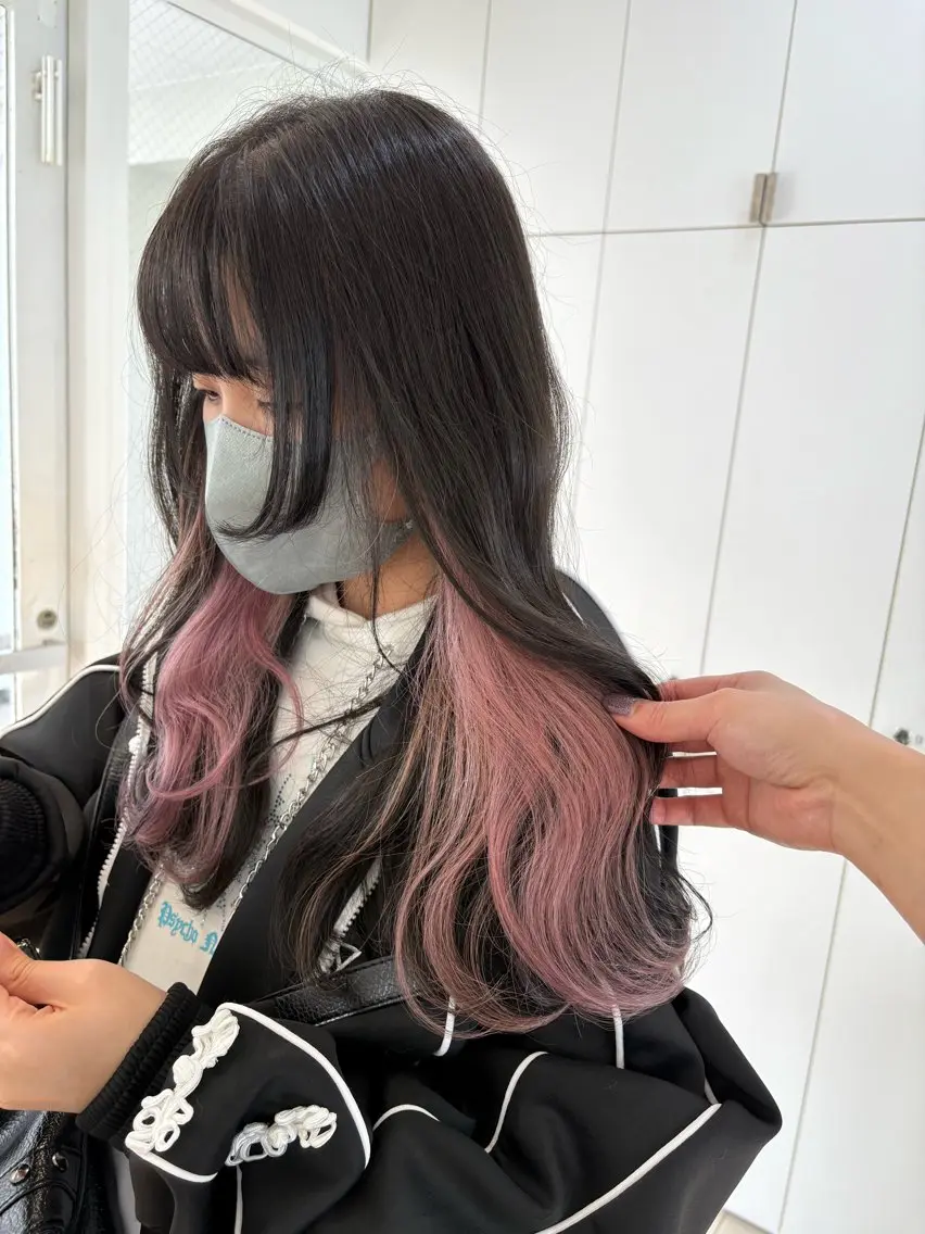 ロング カラー ダークグレー ハイトーンカラー インナーカラー ピンクカラー 《暖色/韓国hair 》🇰🇷桑原ユキネのヘアスタイル