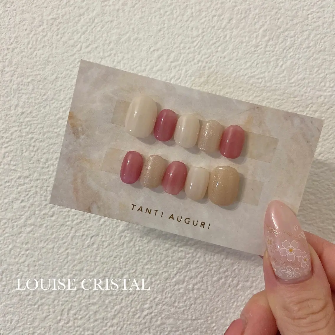 ネイル ハンドネイル LOUISE CRYSTALのネイルデザイン
